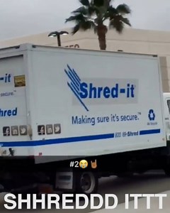 "Shred it bro!!" 😂 🎥 Nathan Williams | World Surf League