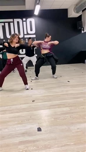 Exciting Ragga Dancehall Moves by @tayctok