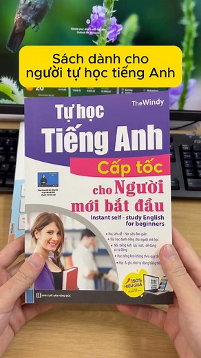 TỰ HỌC TIẾNG ANH CHO NGƯỜI MỚI BẮT ĐẦU Bí quyết giúp bạn giao tiếp thành thạo chỉ với những mẫu câu thông dụng nhất! TẠI SAO CUỐN SÁCH NÀY LÀ CỨU TINH CỦA BẠN? ✅ Hàng Trăm Mẫu Câu Ứng Dụng: Tổng hợp các mẫu câu giao tiếp thông dụng nhất trong mọi tình huống đời thường: Mua sắm, Chỉ đường, Công việc, Học tập... (như trong video: Would you like to go out?) ✅ Nền Tảng Từ Vựng Vững Chắc: Cung cấp lượng từ vựng đủ dùng để bạn hình thành nền tảng giao tiếp thành thạo một cách nhanh chóng. ✅ ĐẶC BIỆT: 