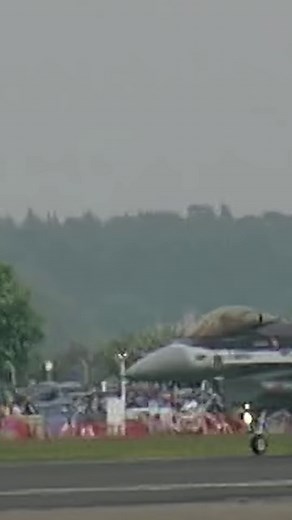 254K views · 4.3K reactions | Amazing F-16 Take Off From Mildenhall Airfete | Airshow World | Facebook