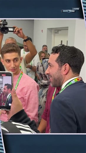 ابو تريكة يخطف الاضواء في افتتاح كأس العرب 2025