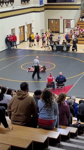 Peru 8th grade wrestling. 195 pounds #highschoolwrestling