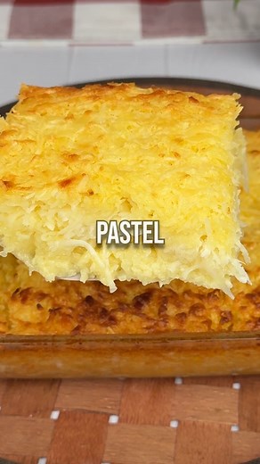 Si nunca lo has probado, te enamorarás de este pastel de yuca. Queda maravilloso con este cono que se derrite en la boca #yuca #pastel #receta #comida #cocina | Exquisito