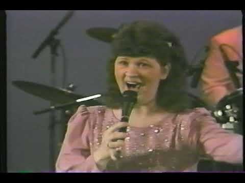 We Shall Stand - Perry Sisters (1987)