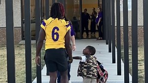 Everman ISD player and kindergartener score ‘heartwarming touchdown'
