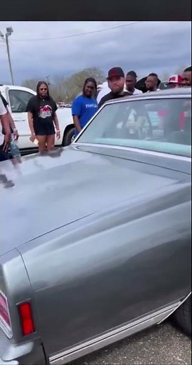 Box chevy beating trim off with 3 15’s