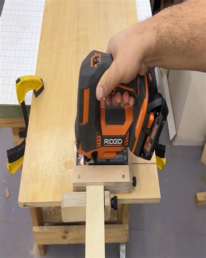 Perfect Cuts with This Jigsaw Guide Jig! | WoodArt Extraction