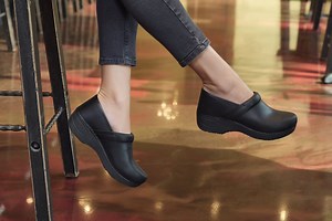 How Should Clogs Fit? | Danform Shoes Fit Experts Can Help!