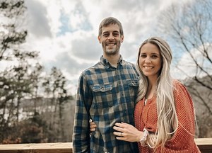 Fans Speculate Jill Duggar Is Pregnant Again & Say These Photos Prove It
