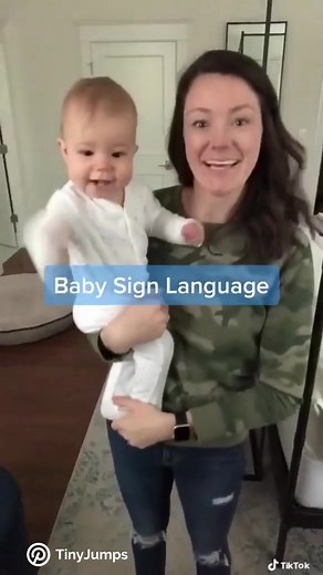 Unlocking the Benefits of Baby Sign Language