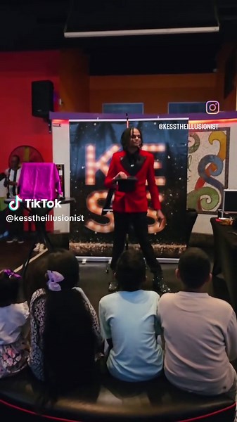 It was a #circus @𝐖𝐨𝐨𝐝𝐟𝐨𝐫𝐝 𝐂𝐚𝐟𝐞 #kesstheillusionist #kessisthebess #Magic #circus #britney