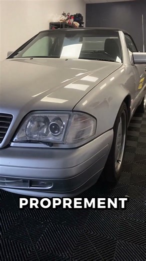 Sur une Mercedes SL 500 R129, chaque détail compte.