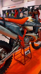 540 reactions · 28 shares | La KTM 300 EXC TPI ERZBERGRODEO es toda...