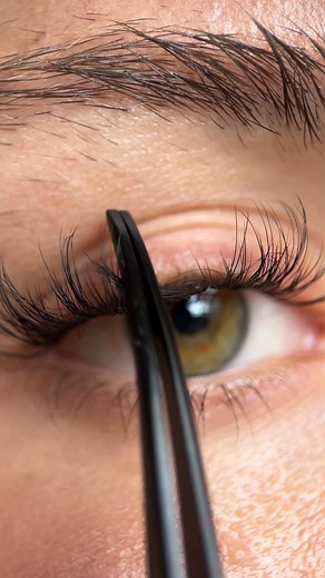 The LIGHTEST Lash ever 🪽✨ Our latest tech lasts longer than ever. How? It’s 58% lighter on the eye with a 180° flexible band, giving you a light-as-air fit that results in a longer hold (with our #1 glue, of course). ✔️ ZERO fray — tested with 10,000 eye rubs ✔️ STRONG hold — powered by our award-winning lash glue ✔️ EASY application & removal — no expertise required This is the next generation of DIY Lash Clusters. Feel and experience the difference today. Don’t wait — shop now. | Lilac St.