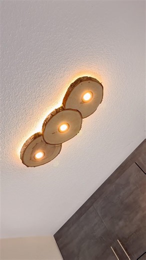 Aus Birkenbaumscheiben wird eine Deckenlampe 🪵🛠️💡(Anzeige) #diy #lampe #lamp