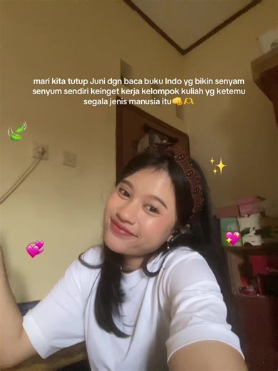 Judul: Highly Unlikely Bacaan ringan tentang Raya yang selalu prioritasin segala urusan tentang kuliah tetapi tiba-tiba satu kelompok sama Bergas—food vlogger naik daun yang berdasarkan pengalaman punya sifat kurang disiplin ketika ngerjain tugas. Ada selipan edukasi tentang cara pilah pilih sampah & mengompos di rumah. Cukup informatif & ga bertele-tele. Untuk romansanya khas anak kuliah lah ya. Bikin senyam senyum tapi kecewa juga sih sama Bergas. Jadi keinget adegan Bryce di Flipped yang sama