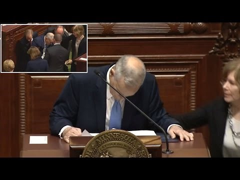 See The Terrifying Moment Minnesota's Governor Fell During Speech
