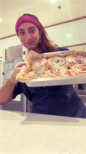 Frost Some Rolls With Me: Easy Cinnamon Roll Frosting Tips