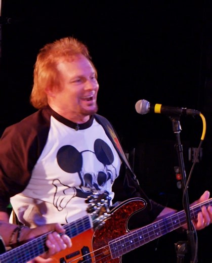 All-Star "Wipeout' Performance! | AXS TV