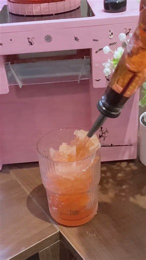 shaved ice machine for crushed ice, snow ice, and more ❄️#shavedicemachine #shavedice