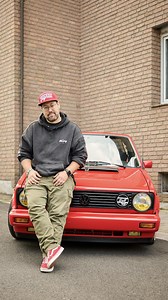 Hier ist Martin! Schon als 6-Jähriger war er fest entschlossen: Eines Tages wird er ein Golf 1 Cabrio besitzen – inspiriert von der Schwarzwaldklinik. Und genau das wurde sein erstes Auto mit seiner eigenen persönlichen Note! ❤️ Vielen Dank, Martin, dass du deine #MeinGolf-Geschcihte mit uns allen teilst! ❤️ #50JahreGolf #MeinGolf #vw #Volkswagen | Volkswagen