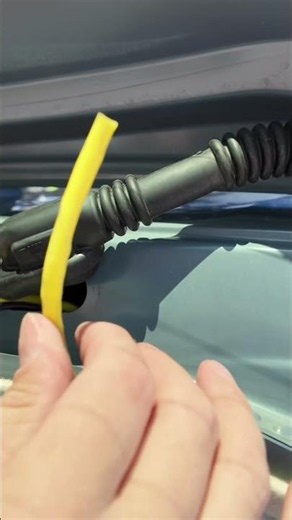 Installing a BougeRV solar panel on the new Freed's roof rack