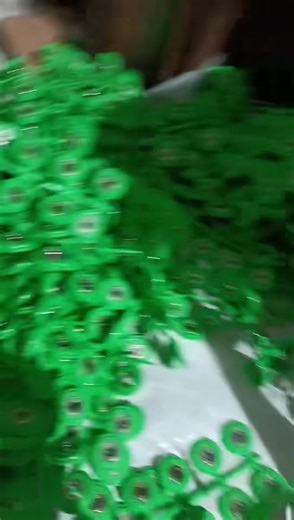 ustomized door and window pulleys, rope pulleys, and industrial pulleys based on drawings or samples. We offer a wide range of models with stable performance, perfectly suited for manufacturing, engineering, and various industrial applications. Bulk supply is available with competitive pricing, and we provide hassle-free worldwide shipping.#DoorAndWindowAccessories #DoorAndWindowRoller #BearingPulley #quietbearings #windowroller