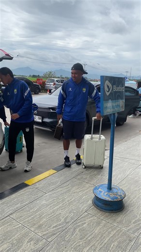 Kedatangan Persib di Kereta Cepat Menuju Ratchaburi