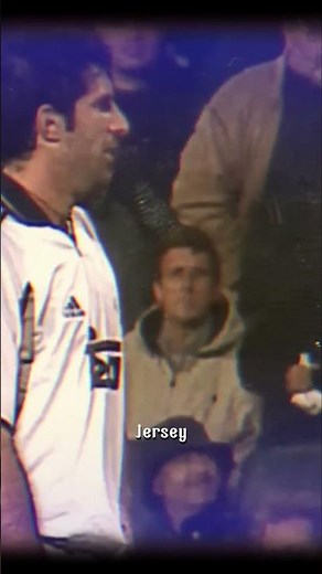 When Barça Fans Went Crazy! When Figo Returned to Camp Nou #shorts #football