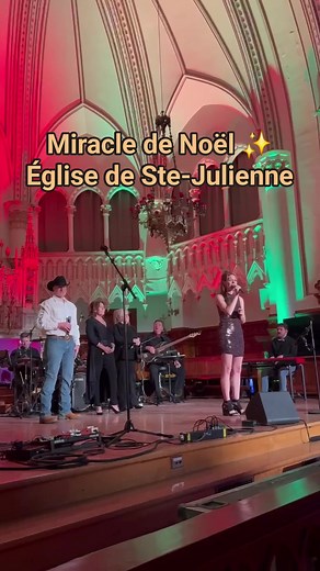 Je te le dis, c'est magique ce spectacle!✨️ Voici d'ailleurs un extrait de l'an passé (petit clin d'oeil à la fin à M. Gilles Girard;)🌲❤️ Cette année, les merveilleux artistes avec qui je partagerai la scène sont Patsy Gallant, Étienne Drapeau , Carole Ann King , Dani Daraiche Artiste , Nicolas Dufresne , Stephane Charbonneau , Daniel Bertrand Perso en plus des supers musiciens sous la direction de Christian Turcotte. Le tout est bien sûr orchestré et animé par la dynamique et sympathique Josée