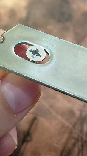 Understanding Lock Mechanisms: A Close-Up Demonstration