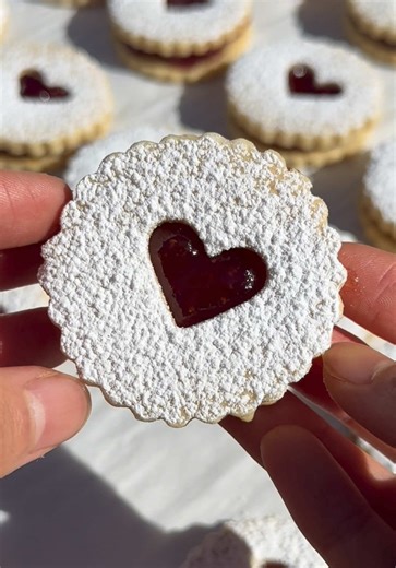 Delicious Strawberry Linzer Cookies Recipe for Valentine's