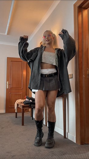 CARMEN GREBENISAN on Instagram: "GRWM pentru concert @theweeknd 﫶"