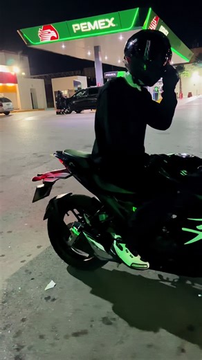 Aventura Nocturna en Moto: Rutas con Suzuki