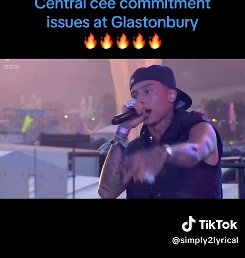 Central cee performs commitment issues at Glastonbury 20223 #centralcee #commitmentissues #glastonbury2023 #performance #live #lyrics #rap #fyp #viral #music #edit