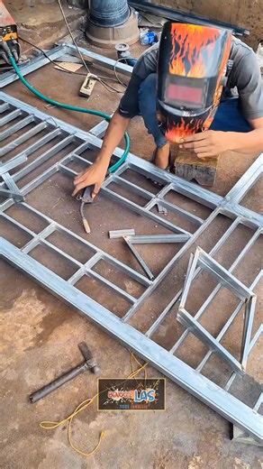 The Process Of making double-sided diamonds using 2x4 galvanized hollow iron✅‼️💯 #fblifestyle #everyone #welder #tutorial #senimanapi #fyp @sorotan | Muh Ridoan Fatoni