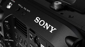 28K views · 286 reactions | Nouvelle caméra Sony FS7 II, comprend désormais un levier de verouillage de type monture E à densité neutre variable et bien plus encore. | Sony - Professional Europe | Facebook