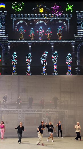 Mesmerizing LED Light Dance Performance by Light Balance Team