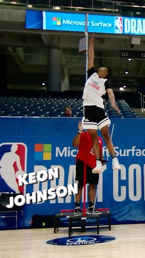 Playmaker Hoops on Instagram: "What’s your vertical? 🐰 🎵@cico.p “Tampa”"