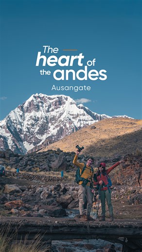 ⛰️ Discover the Ausangate route, one of the least-known yet most breathtaking treks in the Peruvian Andes. 📸 🥾 Along the journey, you’ll come across turquoise lagoons, colorful valleys, towering glaciers, and the sacred Apu Ausangate, revered as a protector since ancient times. ✨ Depending on the itinerary, you may reach the famous Rainbow Mountain or explore remote landscapes that only a few travelers get to see. 🦙 Ausangate tour options: 🥾 Ausangate 7 Lakes – 1-day hike 🌈 Ausangate & Rain