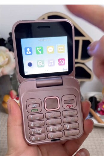 Fuffle Mini Flip Phone: Retro Design Meets Modern Features