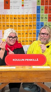 Uuden vuoden kunniaksi Kimmo ja Minna testasivat miten mehiläisvahan valaminen onnistuu. Miten sä tulkitsisit Kimmon ja Minnan vahateoksia? Hyvää uutta vuotta! 🎉 #koulunpenkillä #radionovasuomi #novanaamu #minnajakimmo | Radio Novan Aamu