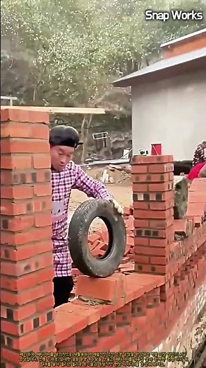 벽돌과 전통 기와를 활용한 친환경 정원 조경 담장 시공 기술 #worker #process #landscaping #gardening #skills