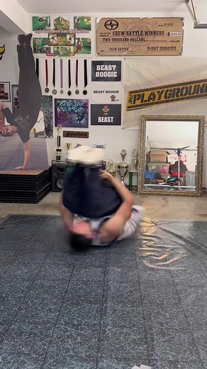 Backspin Tutorial 📚 #breakdance #backspin #backspins #tutorial #bboy #danceteacher #dancetutorial #breakdancetutorial #dance #dancer #breakdancing #foryou