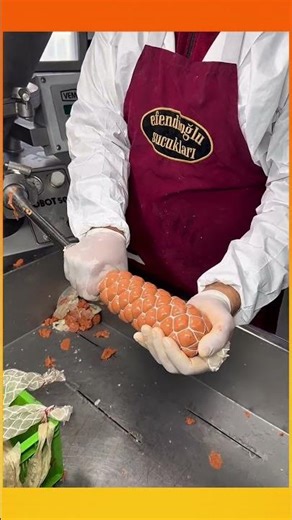 Forming the sausage mixture into a perfectly wrapped net pattern #foodprocessing #sausagecraft