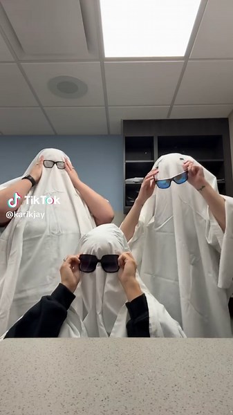 It’s spooky season 👻 @Chelsea Mongeon @MaceRose #lunchbreak | spooky season