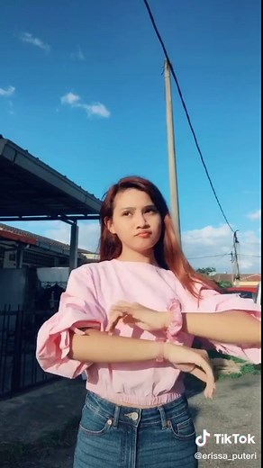 Erissa Puteri: Feeling Blessed with Her Dance Moves