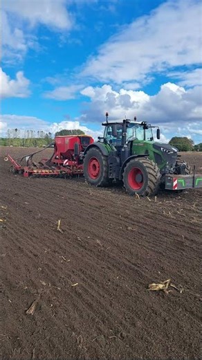 Fendtpower 🚜#fendt #farming #nature #shorts