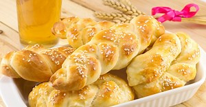 Recept za domaće pletenice sa susamom: Pecivo lepše od onog iz pekare