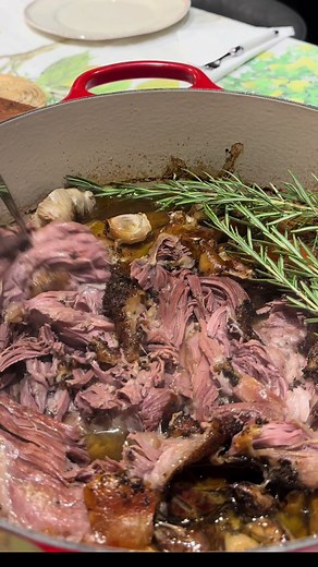 Mouthwatering 10 Hour Roast Leg of Lamb | Perfect for Feeding a Crowd